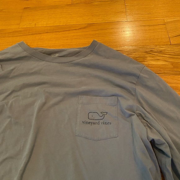 Blue vineyard vines shirt M lightly used - Picture 3 of 4